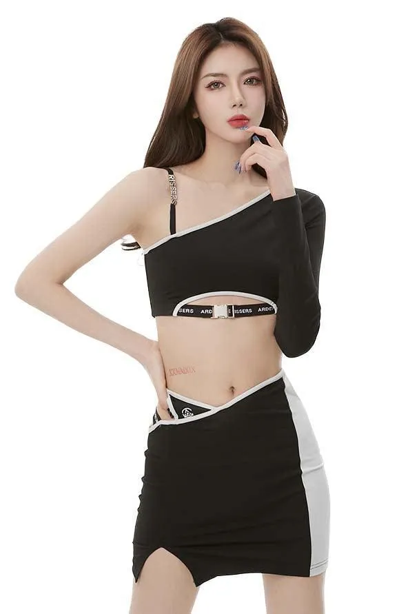 Asymmetric Buckle Top