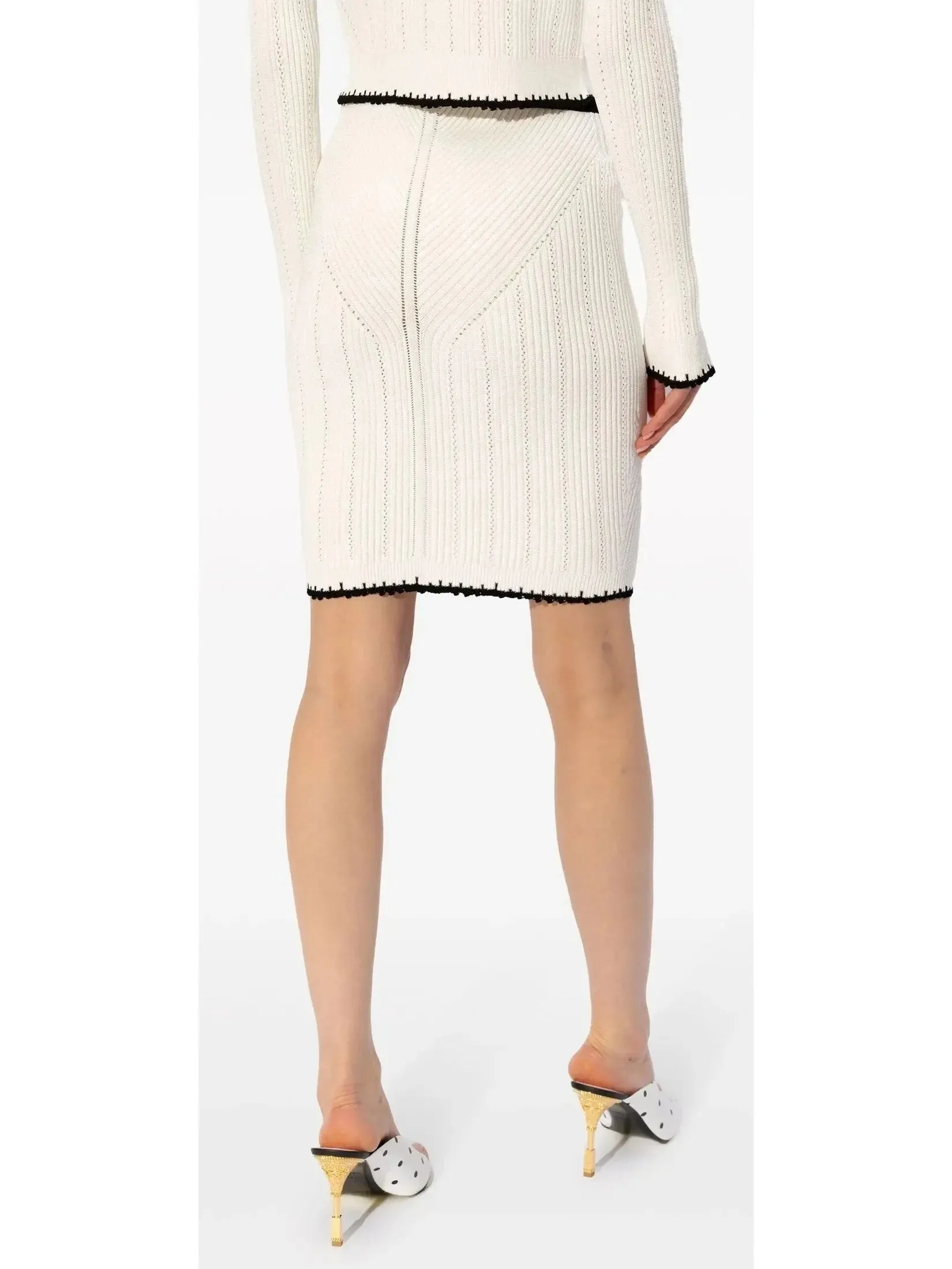 Buttoned Two-Toned Knit Skirt in Ivory and Black