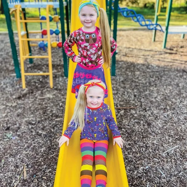 Long-sleeved top with owls and squirrels