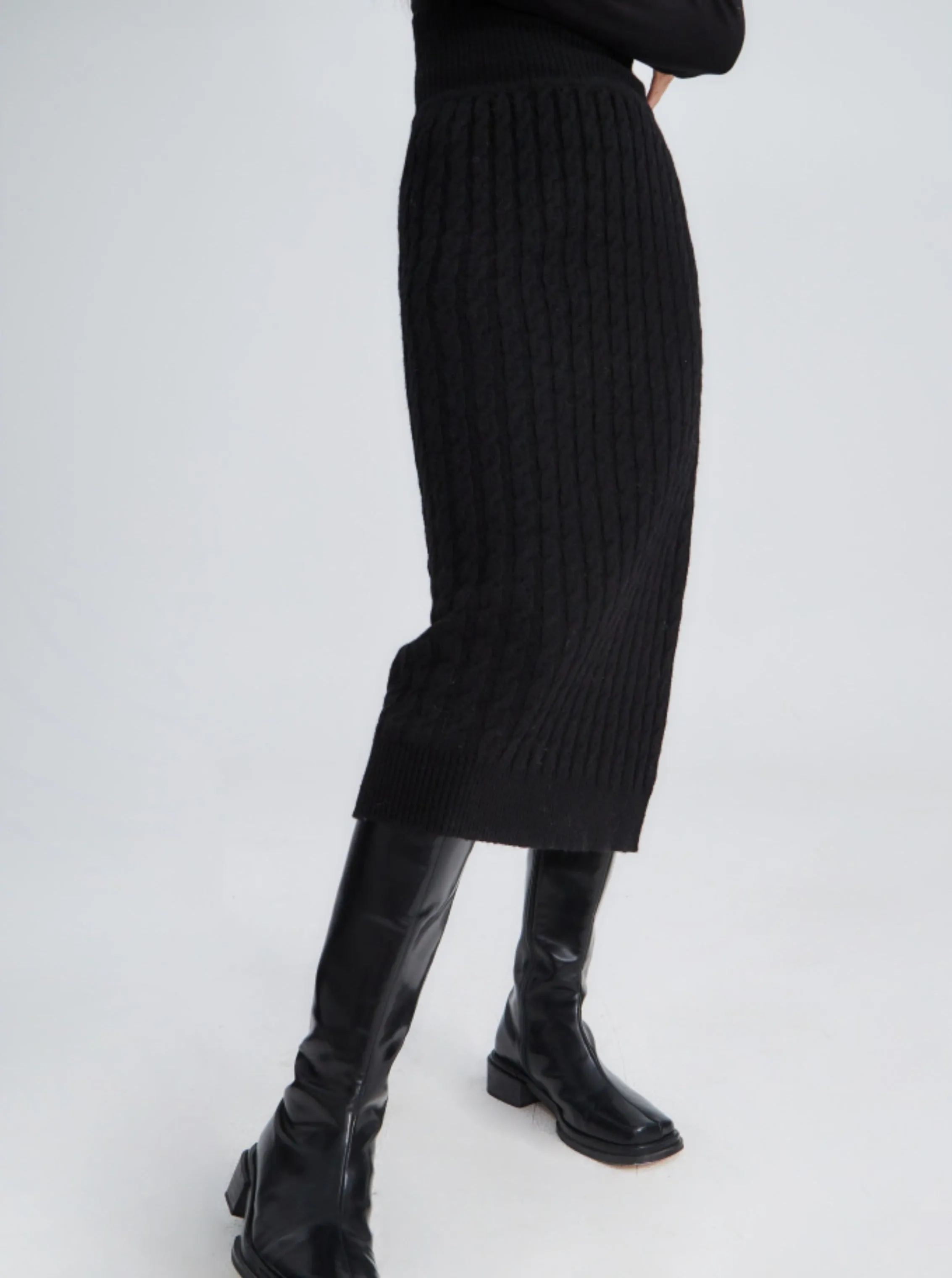 Ribbed Knit Midi Skirt